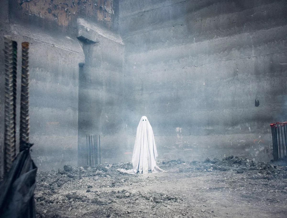 David Lowery’s <i>A Ghost Story</i> Gets Lost in Time and Space
