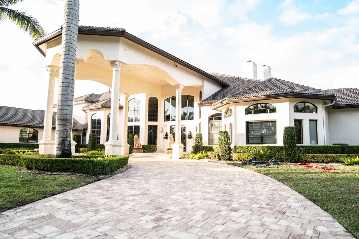Former NFL Star Dwayne Bowe’s “Island” in Davie Goes for $3500 Per Night