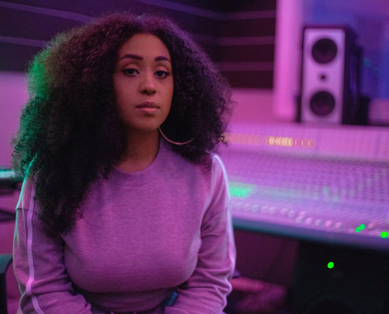 South Florida R&B Singer Aymber Releases New Music After Three Years