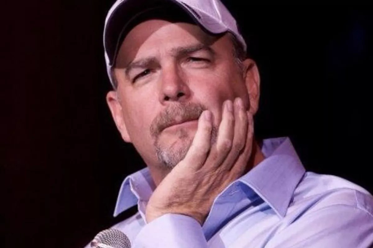 Comedian Bill Engvall, at 62, Enjoying College While on Tour